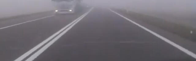 Vozači, oprez: Smanjena vidljivost zbog magle na ovim deonicama