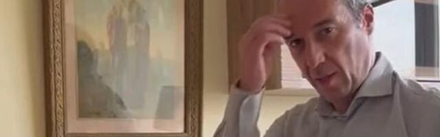 Zapalio sveću u stanu i krsti se pored ikone: Mijatović slavi Svetog Nikolu, ona mu je prva s Pinka čestitala