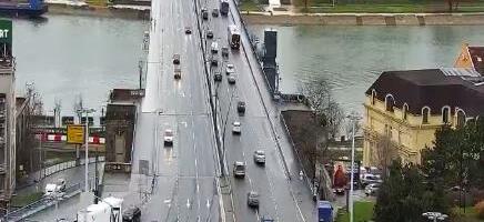 BEZ GUŽVI I ZASTOJA: Jutarnji špic u Beogradu, GSP ide normalno