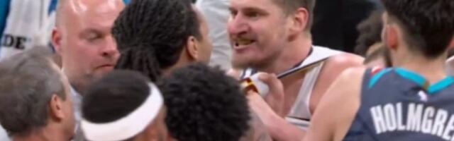 HAOS Jokić se zaleteo na igrače Oklahome - sve zbog sramnog poteza (VIDEO)