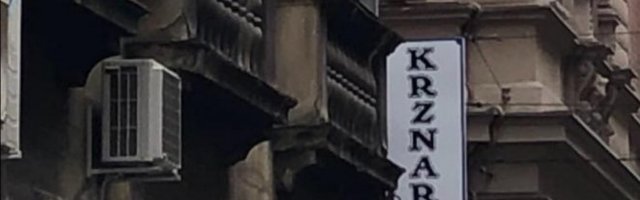 (HIT FOTO) DEKO, PA ŠTA RADIŠ TO? Ovako jedan stariji Beograđanin prkosi izolaciji usred Beograda!