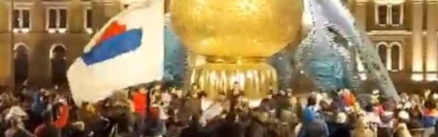 "Vlast pumpa podele, širi mržnju, šizofreniju..."