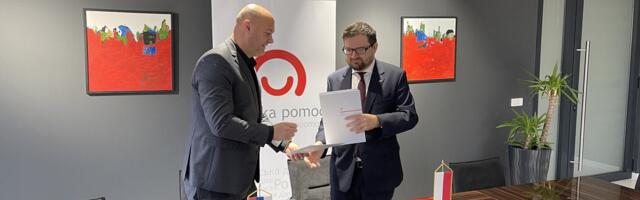 Ambasador Poljske u Srbiji obišao OŠ Bratstvo: Potpisan ugovor o donaciji za informatičko osavremenjivanje škole