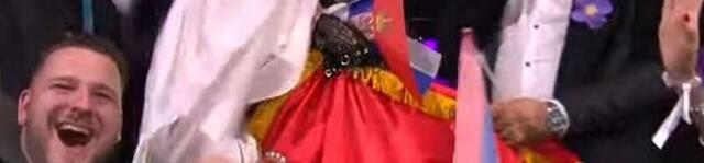 Pogledajte reakciju Teya Dore kada su saopštili da je prošla u finale: Vrištala i mahala srpskom zastavom