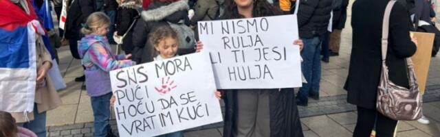 "SNS mora pući, hoću da se vratim kući": Zastao je i Štutgart (FOTO)