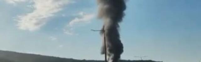 Požar na Rakovačkom putu: Širi se crni oblak dima (VIDEO)