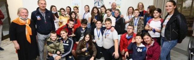 SPORTSKI HEPENING U PIONIRSKOM GRADU: Hokejaši na travi borili se za Trofej Beograda, EVO REZULTATA