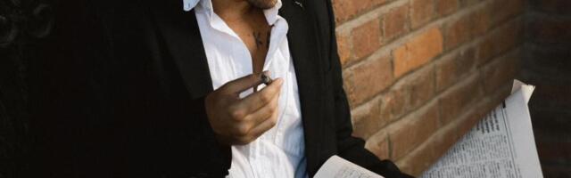 "BEZ STRASTI - NIŠTA!" Pevač bi snimao vrele scene sa rođenom ženom? Simićev odgovor za Espreso podigao prašinu