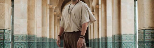 FILMSKA PRIČA! MARKO TADIĆ U STILU MAROKANSKOG KRALJA: Pustinja, oldtajmer i zanosna Marokanka, jedan od najskupljih spotova današnjice