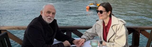 Uskrs iz bajke! Voze se brodom i razmenjuju nežnost: Lazar i Anica uživaju na romantičnom putovanju evo i gde