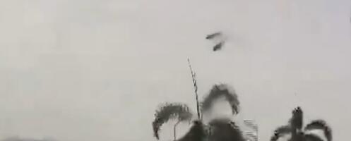 HOROR SNIMAK, SUDARILA SE DVA HELIKOPTERA U VAZDUHU! Poginuli SVI putnici, kamera zabeležila trenutak kada se letelice zakucavaju iznad Rija (VIDEO)