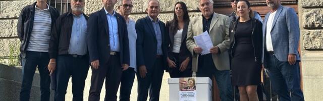 Narodna stranka predala skupštini 32.000 potpisa za smenu Zagorke Dolovac