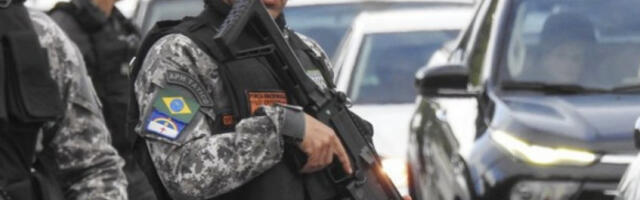 Ухапшени полицајци оптужени за покушај препродаје пушке из смртоносне рације