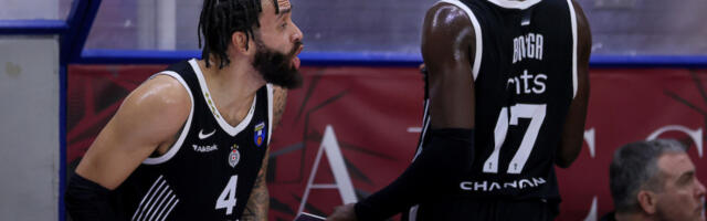 Šok scena na meču Partizana - Bonga uzeo tablu, ovo nije moglo da se vidi kod Željka