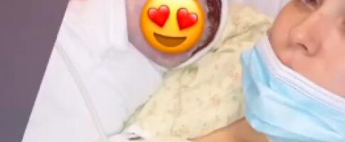 ANA RAJKOVIĆ PODELILA PRVU SLIKU SA BEBOM - STIGLA TREĆA SREĆA! Naslednica će se zvati isto kao Karleušina i Duškova ćera!