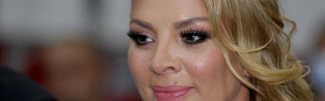 NIJE MOGLA DA MU RODI SINA PA SRUŠILA DUGU VEZU! Reči naše pevačice koje je uputila tadašnjem dečku SEKU POPUT ŽILETA!