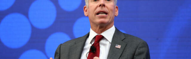 Рајт: САД ће ослободити 172 милиона барела нафте из стратешких резерви