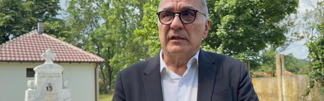 “Nosim njegova odela, on bi sada rekao…” Sin Bate Živojinovića otvorio dušu: “Otkako sam sebe uhvatio u laži”