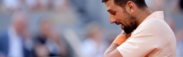 ĐOKOVIĆ – PERIKAR Ne može svaki put servis da pomogne: Novak došao do drugog seta! /VIDEO/