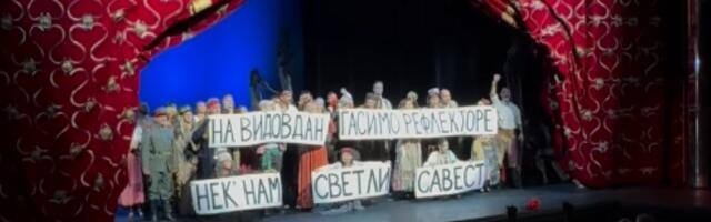 "Na Vidovdan...": JAKA PORUKA GLUMACA Pozorišta na Terazijama (VIDEO)