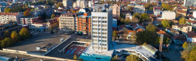 Uhapšenom maturantu saopštili preko megafona da je primljen na fakultet