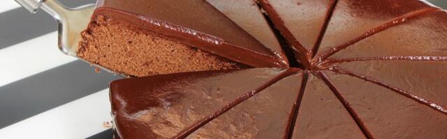 Napravljen kolač težak 720 kilograma (VIDEO)