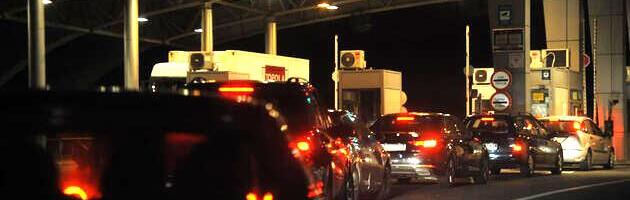 PRESEK STANJA NA GRANICAMA TOKOM VEČERI: Kamioni na Batrovcima čekaju pet sati