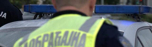 "VOZAČ IMAO PREKO 2 PROMILA" Neverovatna situacija u Nišu: Pri rutinskoj kontroli žena iz vozila upala u OTVORENI ŠAHT, kasnije utvrđeno da je bila PIJANA