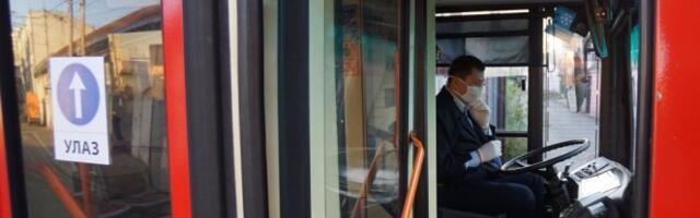 BRAVO, LJUDINO! Izgubljen pas ušao u prevoz na Brankovom mostu, ono što je vozač uradio oduševilo je celu Srbiju (FOTO)