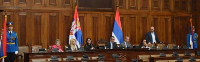 SUTRA SEDNICA SKUPŠTINE: Poslanici raspravljaju o bezbednosnoj situaciji nakon tragedija u OŠ "Vladislav Ribnikar" i u Mladenovcu