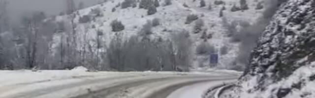 Winter wonderland in Western Serbia: Snow keeps falling, covering roads - everything is turning white