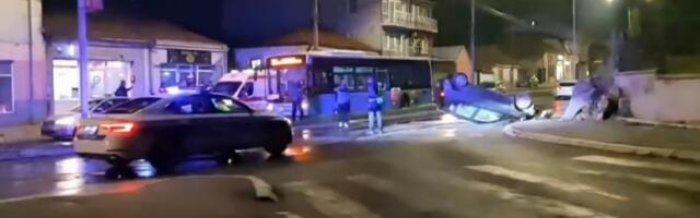 Tridesettrogodišnjak automobilom sleteo sa puta i prevrnuo se na krov