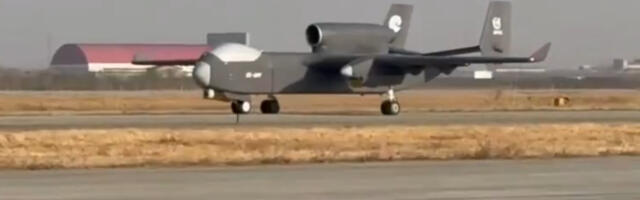 Prvi snimak leta čuda od oružja: Kineski bespilotni “matični brod” nosi rojeve dronova ili salva raketa