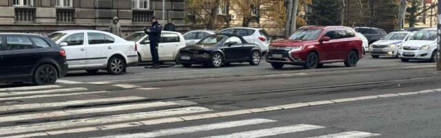 Sudar kod Građevinskog fakulteta: Policija na terenu (FOTO)