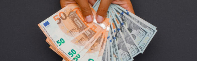 ​Средњи курс динара за евро у уторак 117,3807 динара