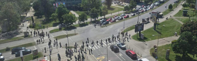 Погледајте како изгледа „масовна” блокада у Новом Саду којом се хвале организатори