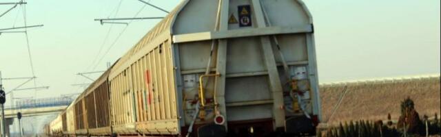 UZBUNA U ŠIDU! Vagon iz voza sa fosfornom kiselinom iskočio iz šina