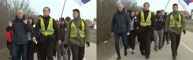 Kragujevački studenti koji pešače do Niša stigli u Rekovac