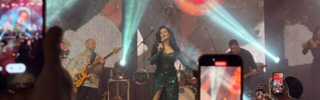 KRALjEVO NA NOGAMA: Tanja Savić priredila spektakl u gradu na Ibru (FOTO)