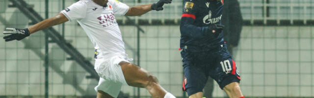 JAVOR - CRVENA ZVEZDA Stalno zuji ispred gola domaćina, Vasiljević ne da prednost crveno-belima, 0:0