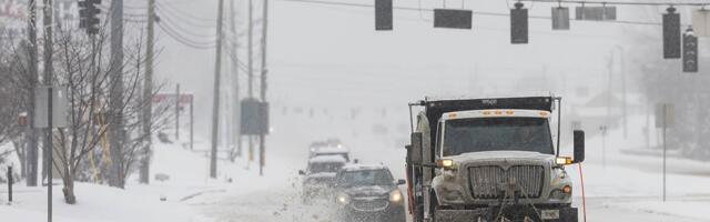 SNEŽNA OLUJA PARALISALA AMERIKU, VLASTI NJUJORKA ZABRANILE PUTOVANJA! Hitno se oglasio gradonačelnik: "Nismo doživeli oluju ovih razmera u poslednjoj deceniji"