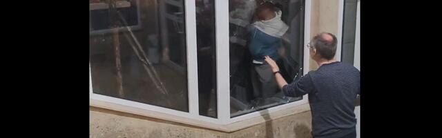 VIDEO: Policija upala na Medicinski fakultet u Beogradu zbog izbora za studentski parlament