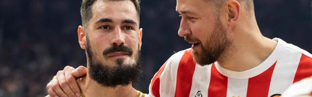 FOTO UBOD! Evo gde je suspendovani Nikola Kalinić dok Zvezda bije bitku protiv Zlatibora!