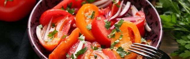 Turska paradajz salata: Osvežavajući prilog koji ide uz sve - odličan letnji obrok