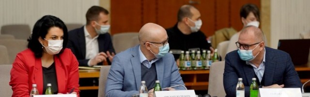 Kako je Vesić u Kriznom štabu, a nije njegov deo?