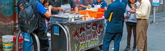 Meksička ulična hrana: Kultura Al Pastor takosa u Meksiko Sitiju