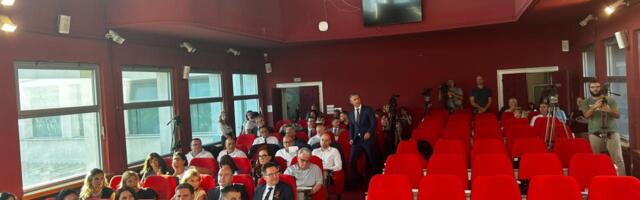 Opozicija spremila žalbe sudovima protiv odluka sa niške Skupštine