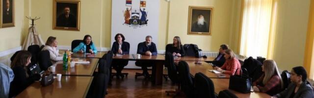 ZAJEDNIČKI PODIŽU SVEST: Maloletnički brakovi u romskim zajednicama