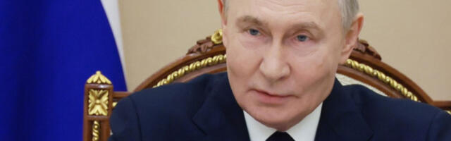 ​Путин упутио новогодишње честитке одабранима, међу њима и председник Србије