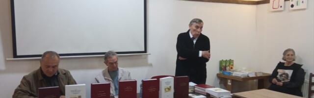 Nova knjiga aforizama Danila Kocića predstavljena u Vlasotincu